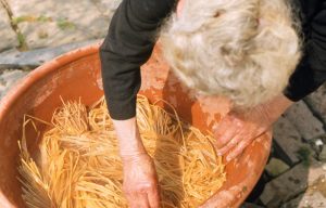 lavoro_preparazione per intreccio_1024x655